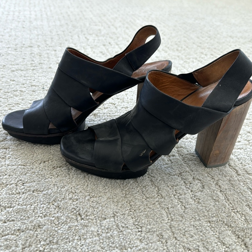 Coclico sandals